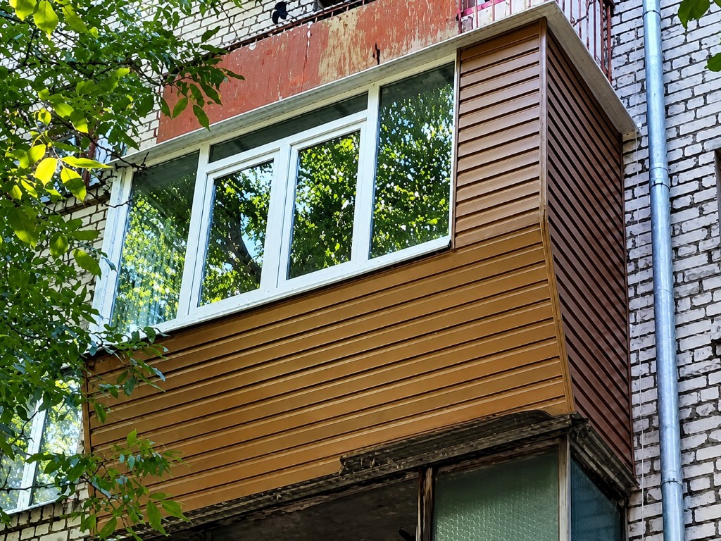 Балкон з розваркою під підвіконня — розширення площі